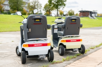 車輪の数、種類をチェック