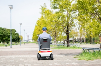 道路交通法では歩行者扱いとなります